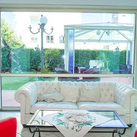 트리덴툼 호텔 4*